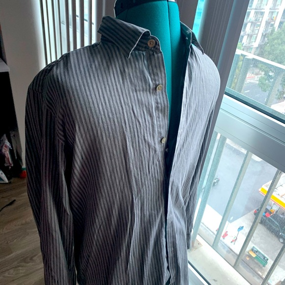 Button down - Picture 2 of 2